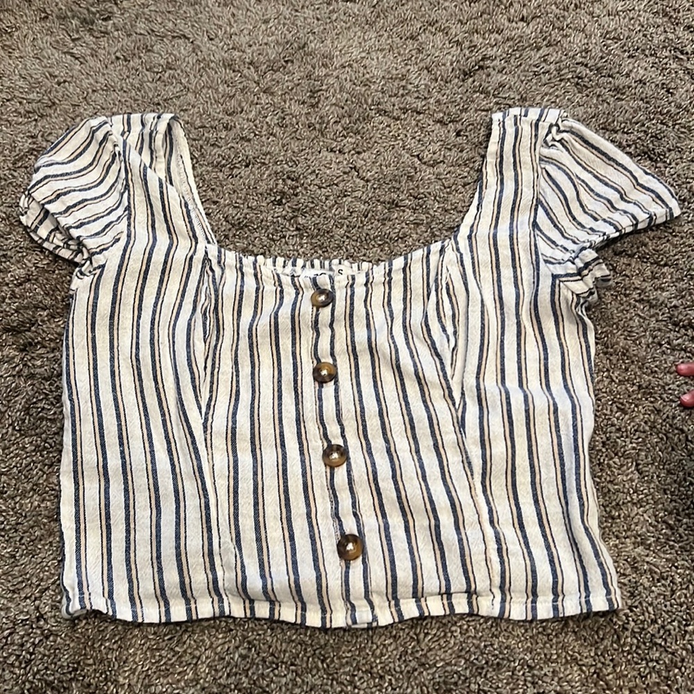 Hollister crop